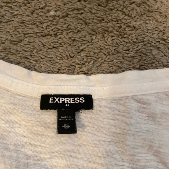 💥bundle 5 woman xs T-shirt si and tanks, 2 NWOT, others great condition - Picture 7 of 7